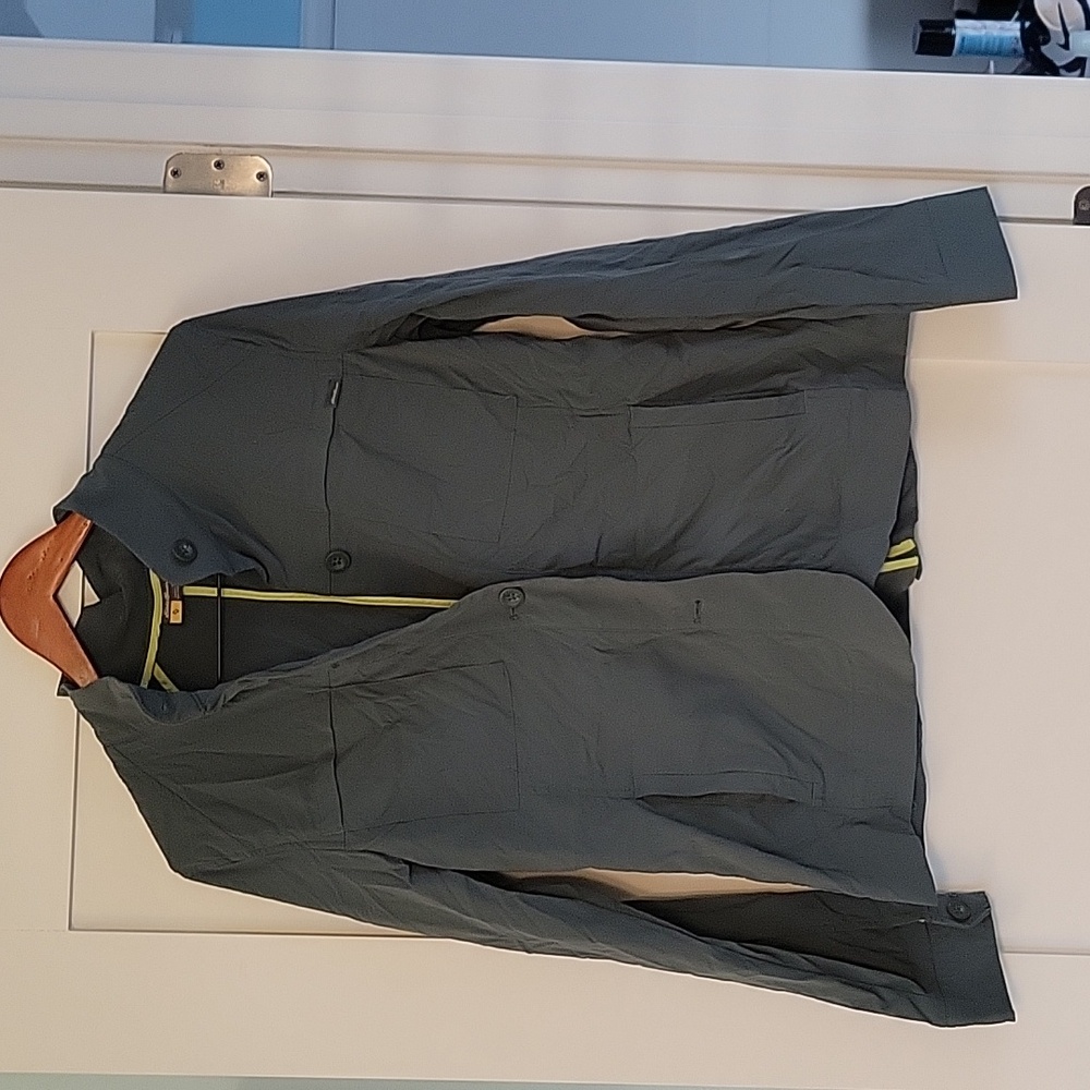 EUC Eddie Bauer Travel Blazer